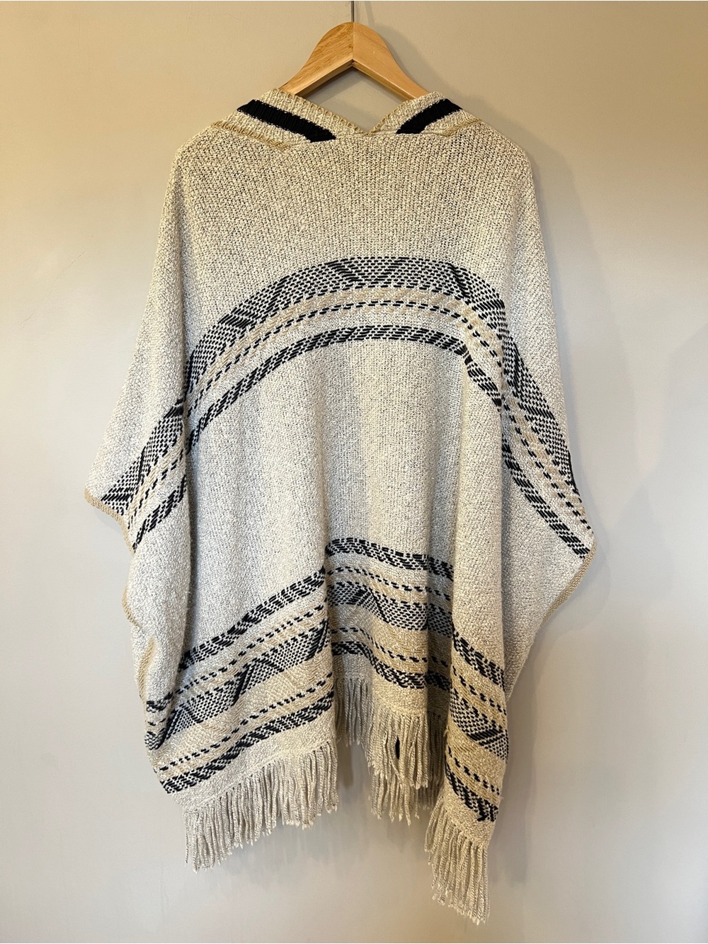 Lucky Brand Cream and Black Knit Poncho - Picture 4 of 5